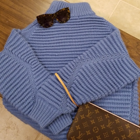 H&M Sweaters - H&M drop shoulder blue chunky knit sweater XS